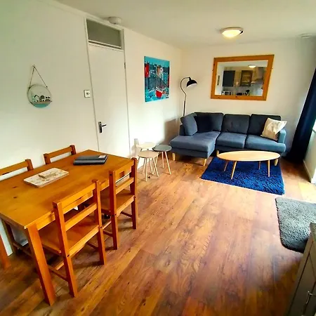Painters 2-bed Nr & Hayle Alpesi faház