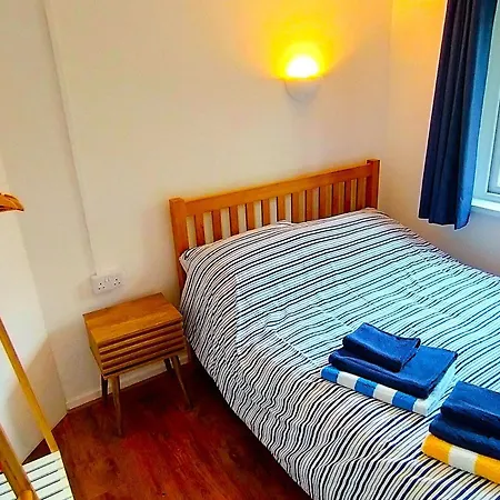 Painters 2-bed Nr & Hayle St Ives